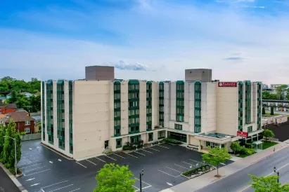 Ramada by Wyndham Niagara Falls/Fallsview