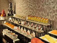 Majestic Court Sarovar Portico - Frühstück