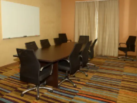 Fairfield Inn & Suites Fairmont Hotels in White Hall