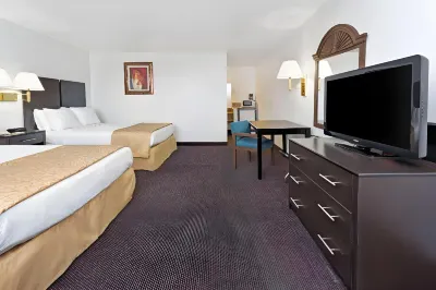 Days Inn & Suites by Wyndham Santa Rosa