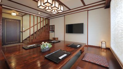 【漆宝閣】寄木細工の和室（10畳＋ダイニングエリア）「津軽」[喫煙] 熱海温泉　さくらや旅館の写真