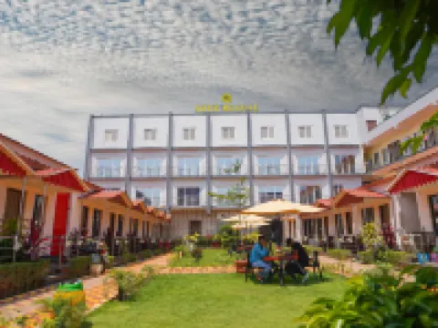 ชาวร์เบนกอลบีชรีสอร์ท โรงแรมในมณฑรมุณี