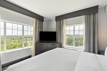 DoubleTree by Hilton Front Royal Blue Ridge Shadows