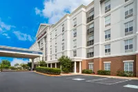 Hampton Inn & Suites Fredericksburg-at Celebrate Virginia Hotels near Best Buy