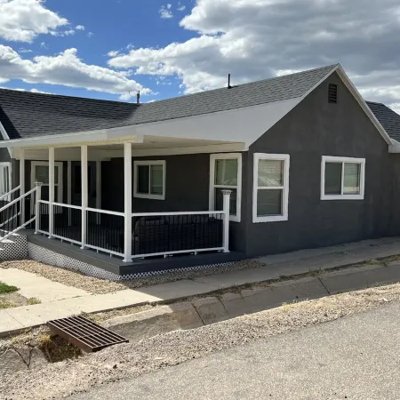 Cozy Home Between Zion & Bryce Canyon