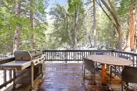 Strawberry Creek Retreat: Refined A-Frame Cabin W/AC