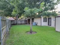 All About Location Hotel in zona Arlington Skatium