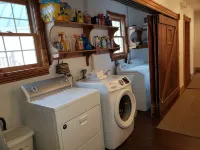 Historic Hardware Inn with River Views: Ely Suite
