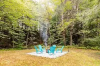 Scenic Adirondack Cabin w/ Hot Tub - River Bend - Chalets