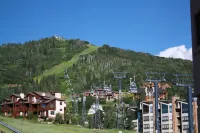 Affordable, updated, quiet, location, location, location! - 2-Star