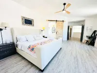 Desert Blooms: Heated Pool & Spa - Winter Oasis Hotels near Walgreens