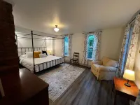 Charming renovated historical farmhouse in the heart of wine country! Hotels near Quigley's Squarerigger Saloon