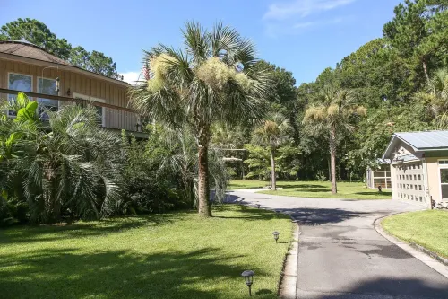 Sailors Rest: Pool & Sauna, Tropical Island Oasis, Fireplace Hotels in Johns Island