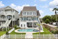 Kemah's Bayfront Getaway with Pool
