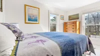 Pine Point Beach House - steps from the beach! Hotels near Pine Point Beach