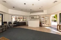 Lakeshore LUX - walk to the lake!