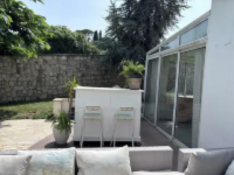 Villa Moderne 盧河畔拉科爾酒店