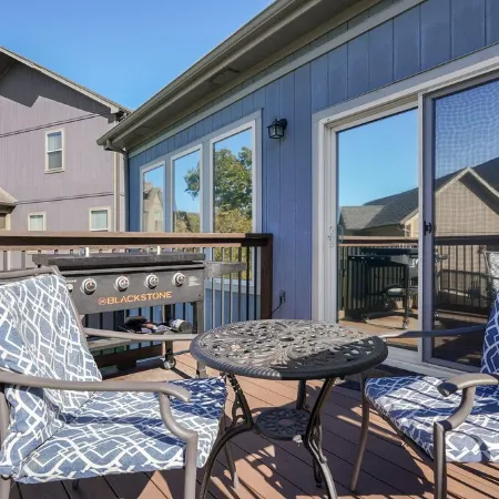 Cottage with 2 Pools, Splash Pad and Private Hot Tub