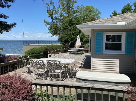 All-Season Waterfront Home on SE Hubbard Lake!