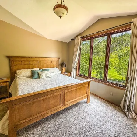 Rally Rental! Creekside Estate in Magic Canyon