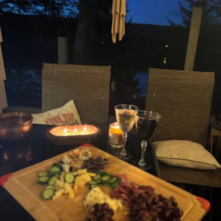 Bon Vivant-Pet Friendly, Lake Front, Minutes to HoniHoni, Uno, Brenda's, Wisp