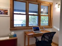 Sparkling Waterfront Gem, Spectacular Views, Private Beach, Great for Kayaks