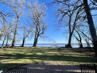 Perfect Lake House to gather with Friends and Family. Come make some memories!!