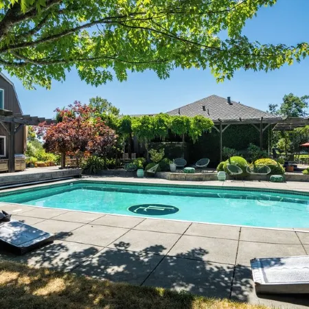 Experience Limerick Lane Cellars at our Vineyard Farmstay Retreat in Healdsburg