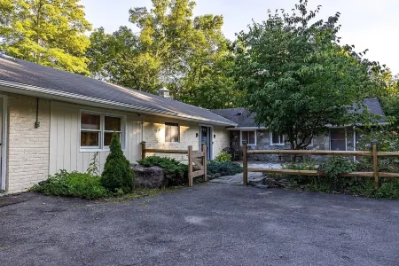 Maple Ridge Modern Rustic Retreat where Modern comfort meets Rustic Charm