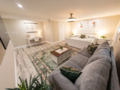 Extra large 1 Bedroom apartment! Hoteles en Salem