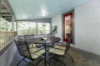 Azalea Cottage - Ocean Springs perfect location! 3 blocks to beach & downtown!!!