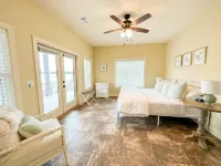 Luxury Lakehouse! Sleeps 15, Pets Welcome!