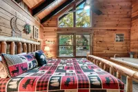 Located Directly Between Gatlinburg & Pigeon Forge -EV Chrgr🚙🪫🔌-Amazing Reviews🏅