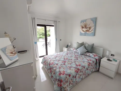 One Bedoom-Two balcony apartment with sea & golf view in Amarilla Golf