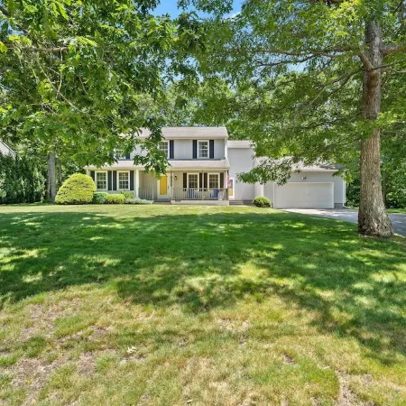 Misquamicut Beach House, Just 1 Mile From the Ocean!