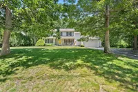 Misquamicut Beach House, Just 1 Mile From the Ocean!