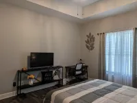 Cozy Cul-De-Sac Retreat designed for total comfort and rejuvenation Hotels near Palmetto Trailhead parking