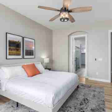 Edgemont Escape-  3 King Beds, Heated Pool*, Close to Spring Training, Rooms