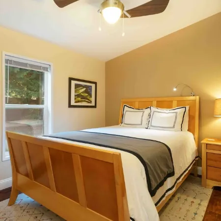 Clean & Cozy 2br/2ba, Remodeled w/ Hot Tub, Close To Beach & Town: See Reviews