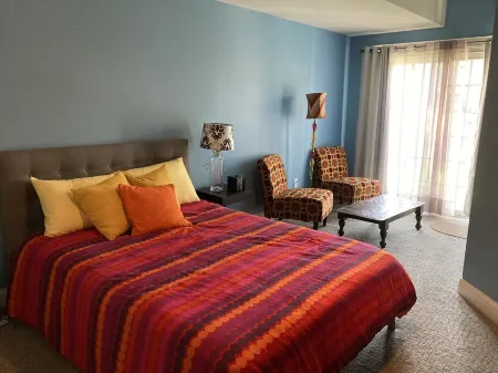 Your Beach "Summer White House": Walk/Bike to Shops, Eats, Beach; 3BR. Sleeps 6. Отели рядом с достопримечательностью «Рехобот-Бич»