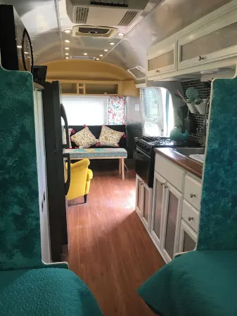 Gila Vintage Airstream RV- pet friendly
