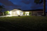 Palmasis Oasis - A Picturesque Luxury waterfront Getaway