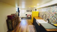 Walk to Music, Cafe, Bars, Food & Hospital in Central Denver. Turo + 420 ok!
