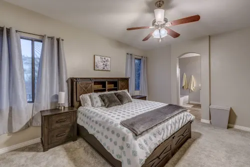 Your Home Away From Home in the Sunshine! Minutes from great amenities. Hotel a Oro Valley