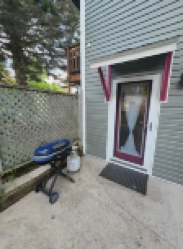 Newly remodeled bright garden apartment right in the Village of Northport, MI!