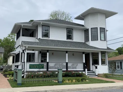 Guest quarters at the inn - 205