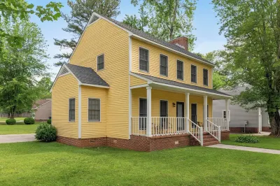 Beautiful home in quiet neighborhood with arcade room. Pet friendly!