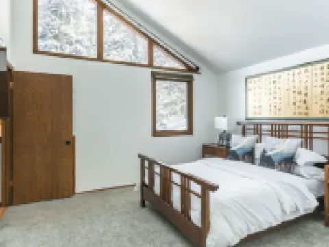 High up in the Mountains of Park City Hotels in Summit Park