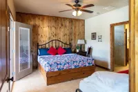 Longhorn•Pool•Cabana Kitchen•Quiet SubDiv•Sleeps 27•FREE Frio Access +VIP Perks