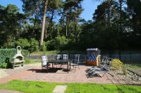 Beachfront apartment w. Terrace, sauna, wallbox, perfect for child+dog, fully fenced Hotels in Zempin